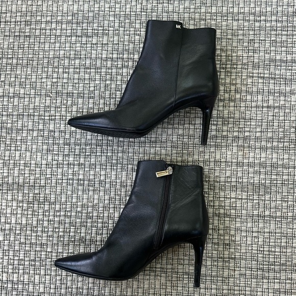 MICHAEL Michael Kors Leather Dorothy Flex Mid Booties - Picture 6 of 14